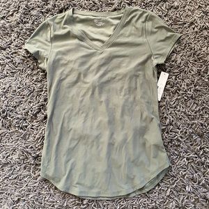 NWT T-Shirt